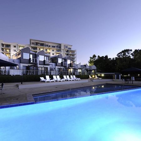 Assured Ascot Quays Apartment Hotel Перт Экстерьер фото