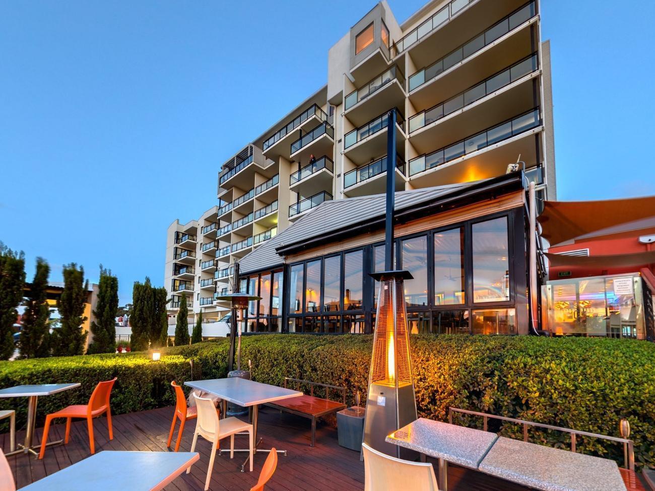 Assured Ascot Quays Apartment Hotel Перт Экстерьер фото