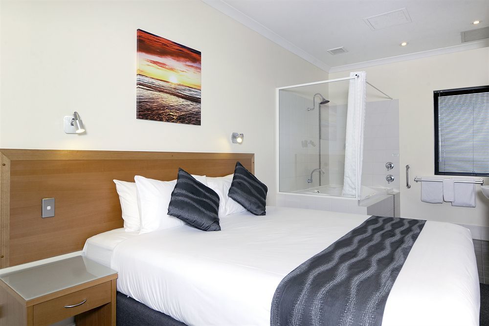 Assured Ascot Quays Apartment Hotel Перт Экстерьер фото