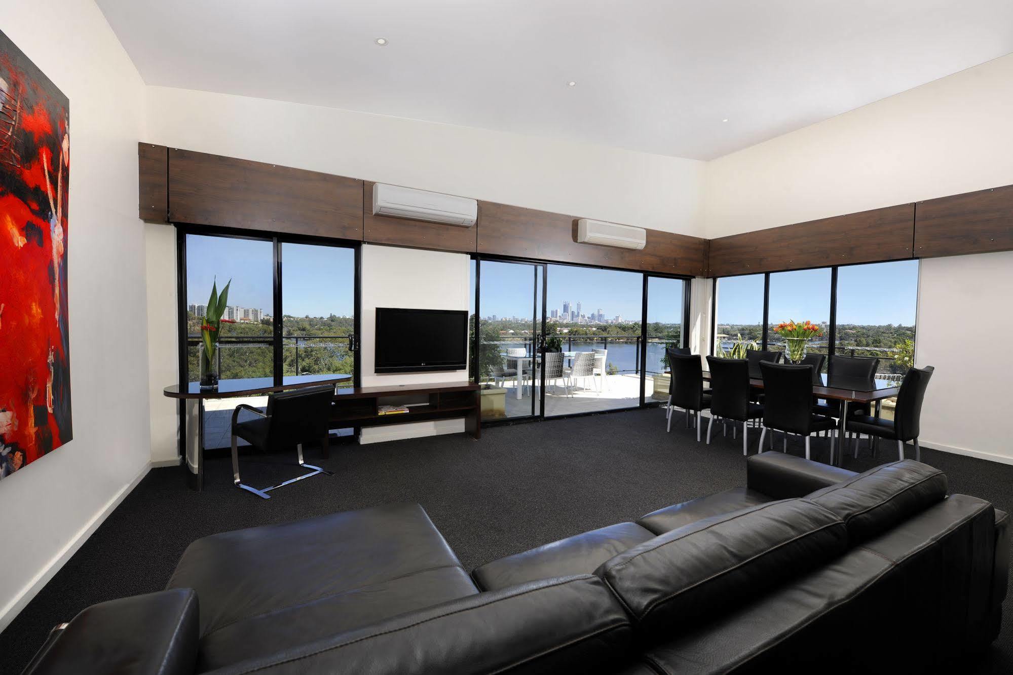 Assured Ascot Quays Apartment Hotel Перт Экстерьер фото