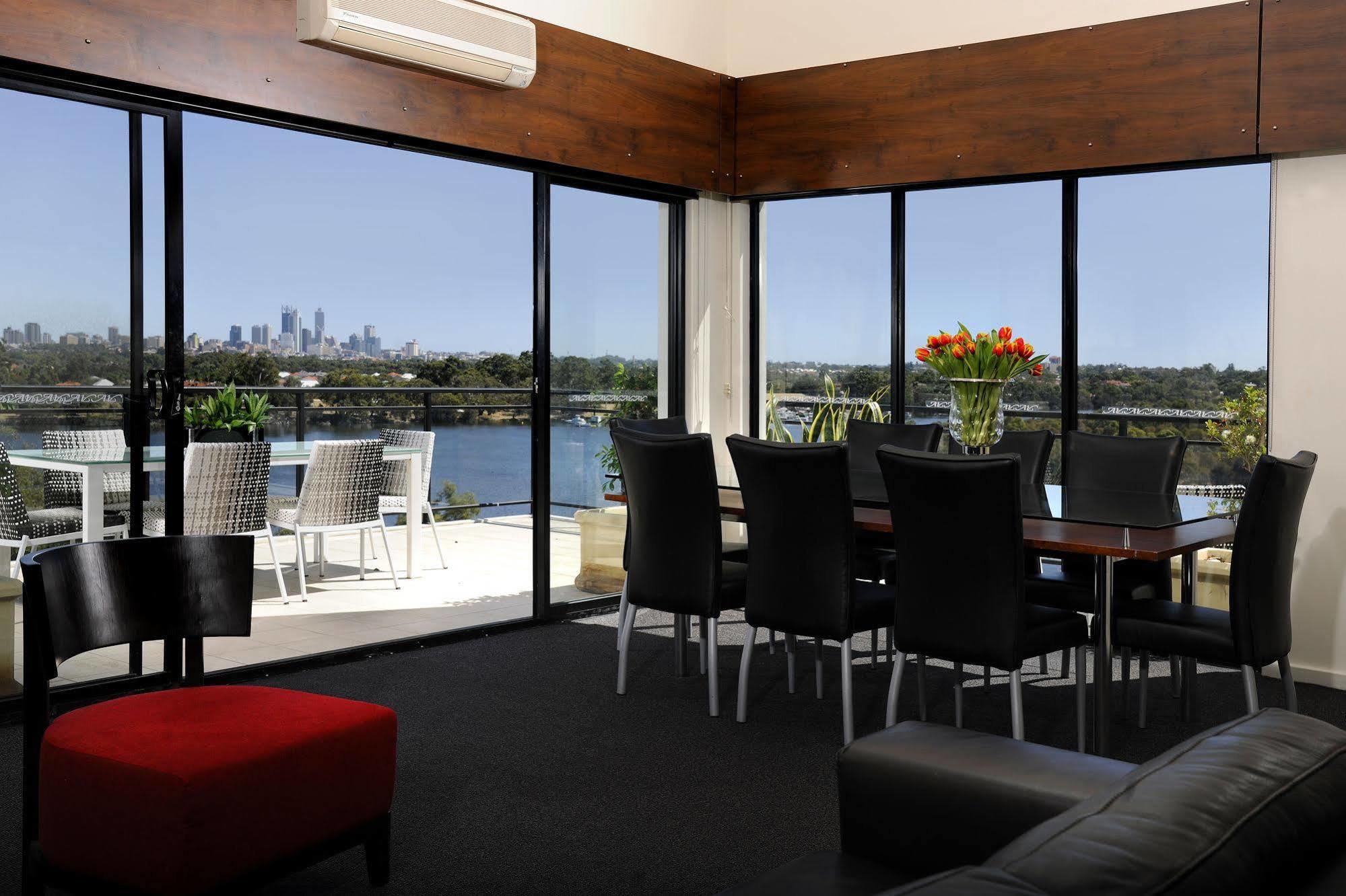 Assured Ascot Quays Apartment Hotel Перт Экстерьер фото